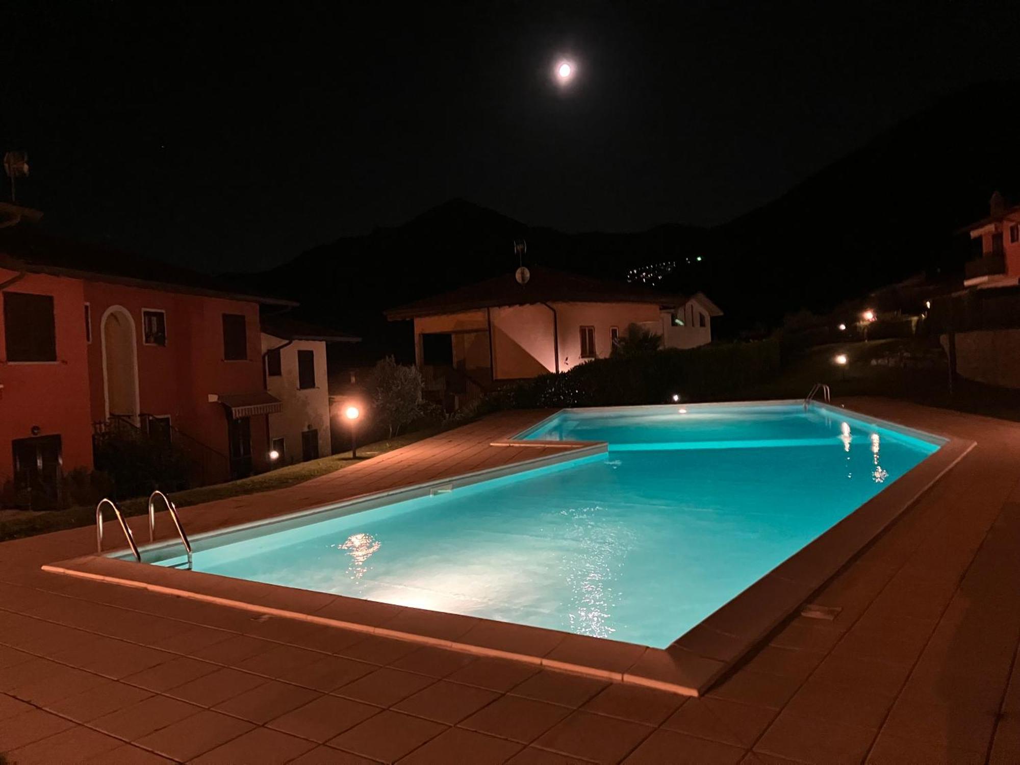 Happy Guest Apartments - Lake View And Pool ริวา ดิ ซอลโต ภายนอก รูปภาพ