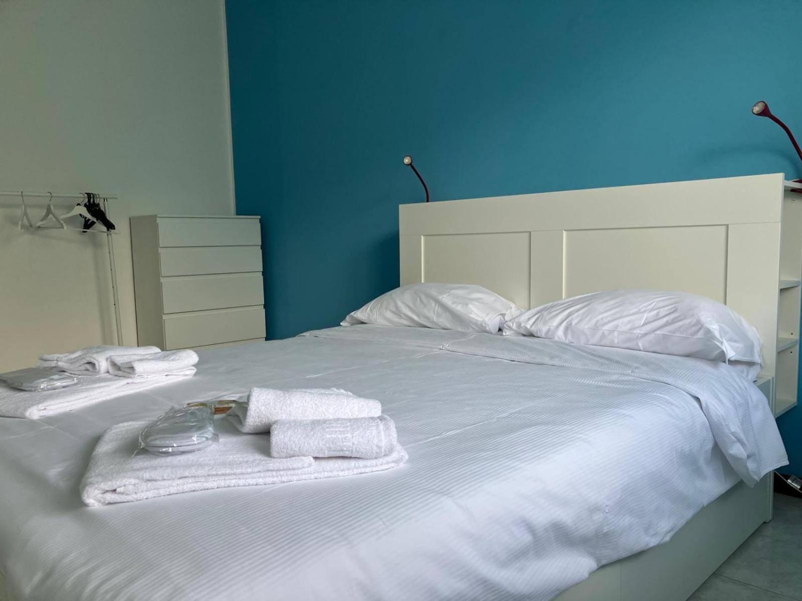 Happy Guest Apartments - Lake View And Pool ริวา ดิ ซอลโต ภายนอก รูปภาพ