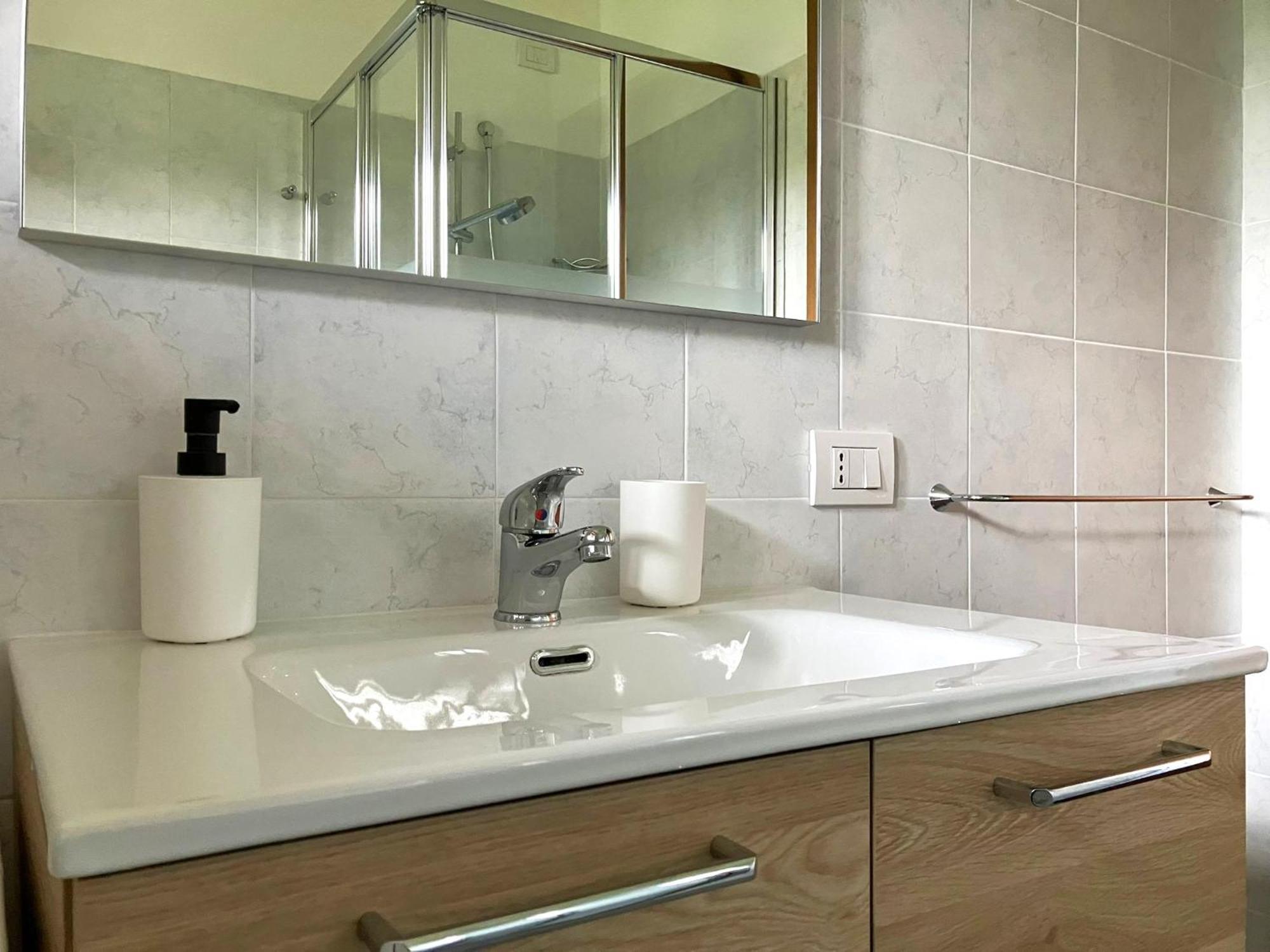 Happy Guest Apartments - Lake View And Pool ริวา ดิ ซอลโต ภายนอก รูปภาพ